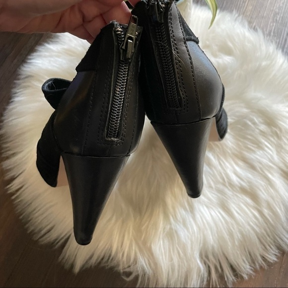 Seychelles Vulture Open Toe Suede Sandals - Picture 6 of 8